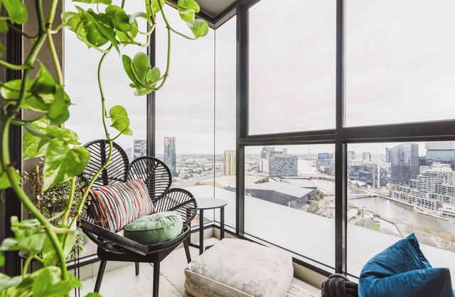 Soul-Stirring Oasis With Enclosed Balcony Retreat