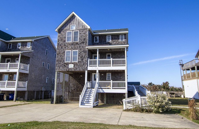 Soundfront, Shared Dock and Pier, Elevator, Private Pool, Hot Tub