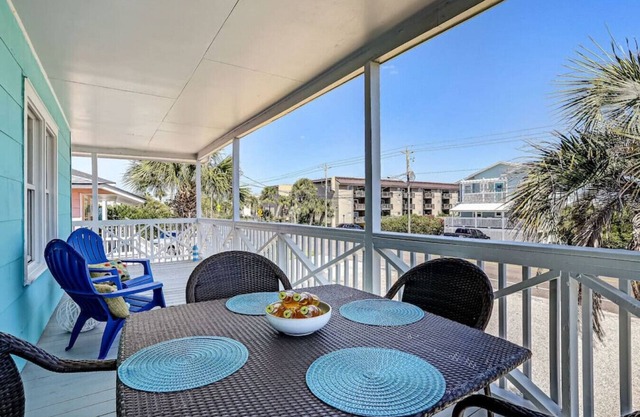 South Beach Cabana Up | Private Front Deck | Pool | Steps from the Beach