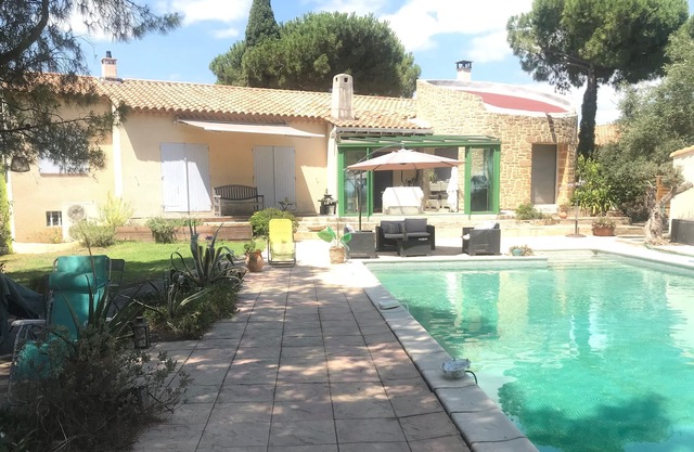 Southern villa in pine forest, superb sea view and ponds, sea 10 minutes away