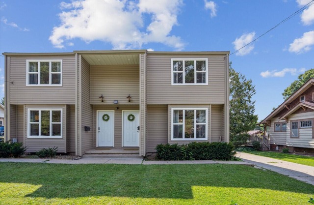 Southwest Duplex W/Outdoor Space