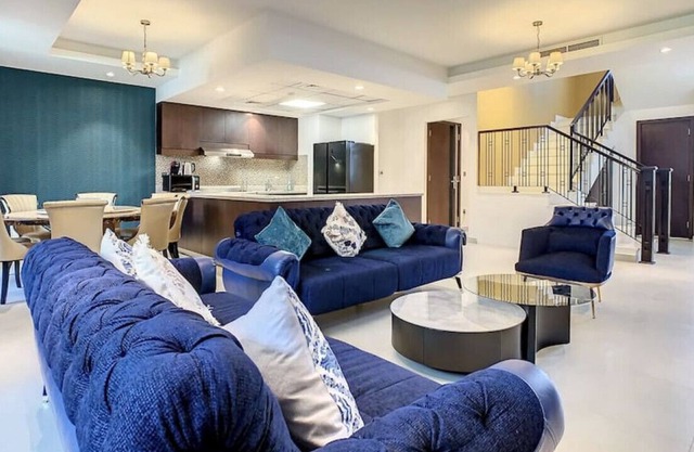 Villa 130, Casa Flores · Spacious 3 Bedroom + Maids Villa in Motor City