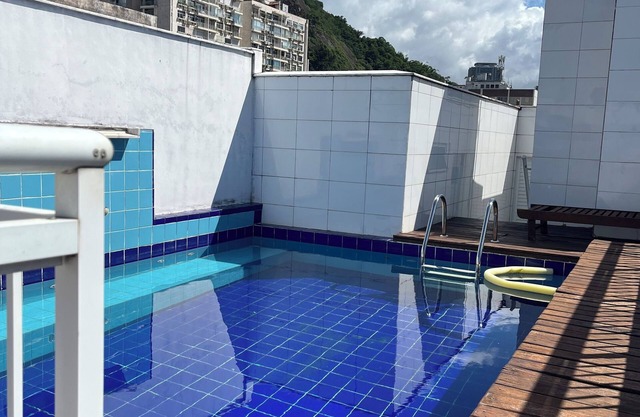 Spacious 3-bedroom apartment with AC, WiFi in fabulous Copacabana Rio de Janeiro
