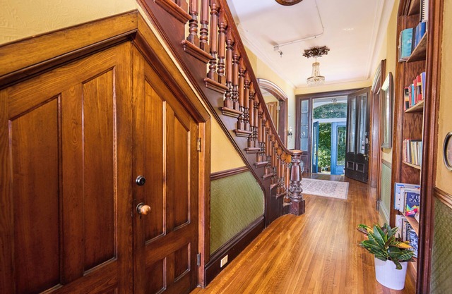 Spacious 18th Century Victorian Mansion - Sleep 16+ Large Group