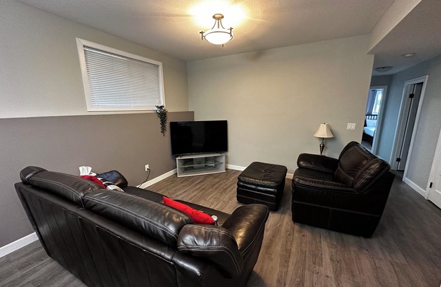 Spacious 2 bedroom basement suite with outdoor patio