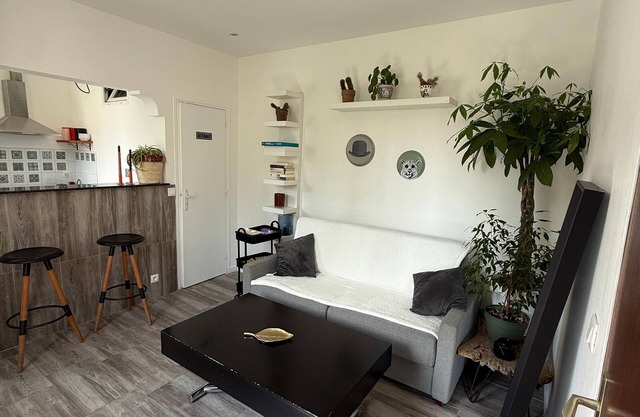 Spacious 2-room apartment for 4 people, near Paris and its surroundings