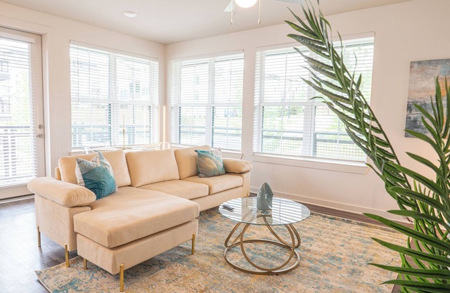 Spacious 2BDRM/2BA at a New Property West Midtown w/ FREE parking, Pool & Gym