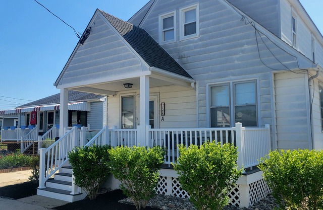 Spacious 2BR Sleeps 6 Full Amenities Included!