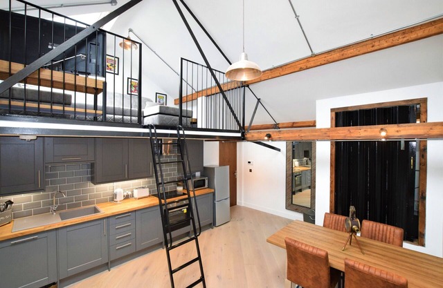 3 Bedroom Mezzanine -DDSS-De Lujo-Apartamento-Baño Privado