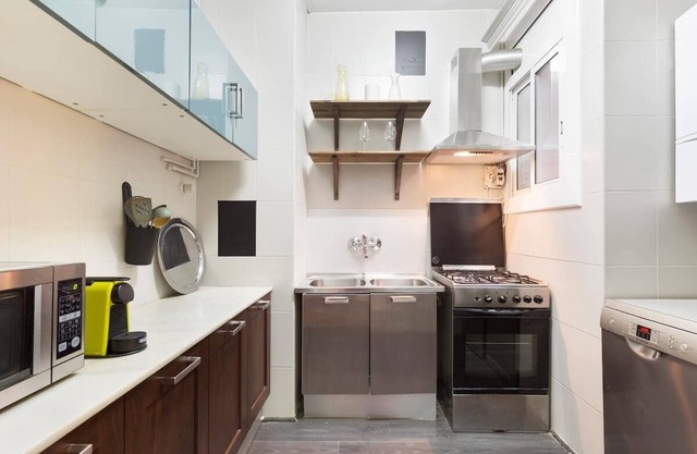 Spacious 3bed apartment in BCN Centre