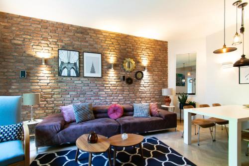 Spacious 3BR apartment with AC in living room, 2 balconies