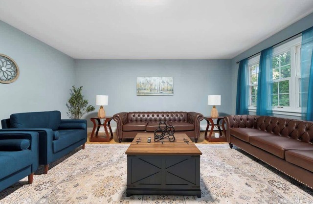 Spacious 3-bedroom apt Near Metro North with WiFi, AC in Yonkers
