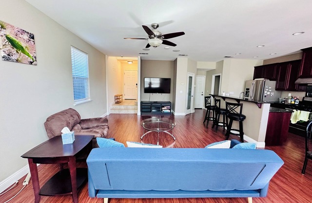 Spacious 4-bedroom house in lovely Castro Valley with WiFi