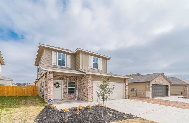 Spacious 4-bedroom house with WiFi Gruene New Braunfels Pets/Children Allowed