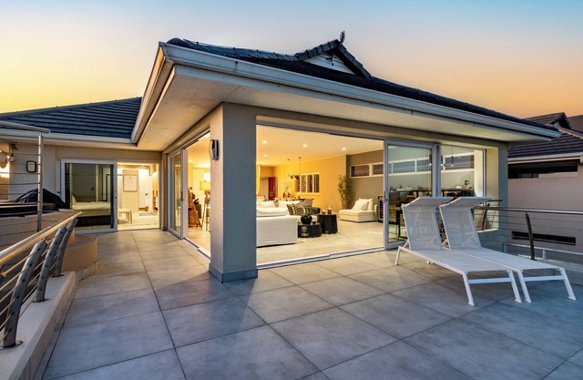Spacious 4-bedroom apartment in Simbithi Eco Estate, Ballito