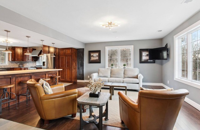Spacious 4 bedroom home on 10 acres!