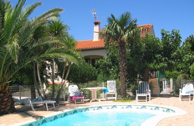 Villa de 4 dormitorios con piscina en Pirineos Mediterráneo