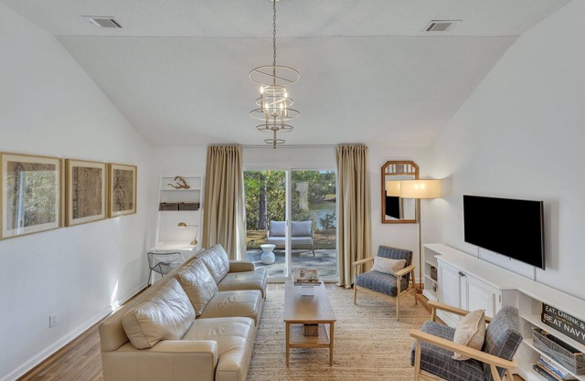 Spacious 4BD/2BA Retreat with in Pooler, GA