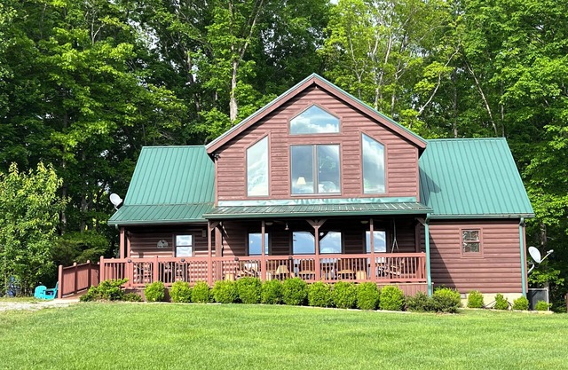 Acogedor Amplio Chalet de 4 dormitorios situado a 2 millas de Fall Creek Falls