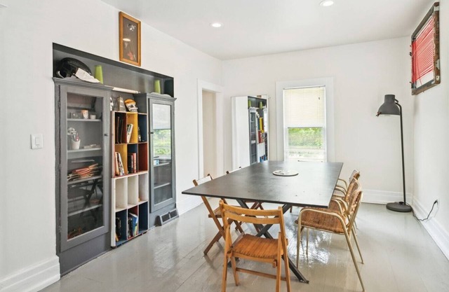 Luxury 4-Bedroom Home Perfect for Family and Friends