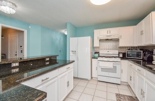 Spacious 5-bedroom house in charming Sugar Land
