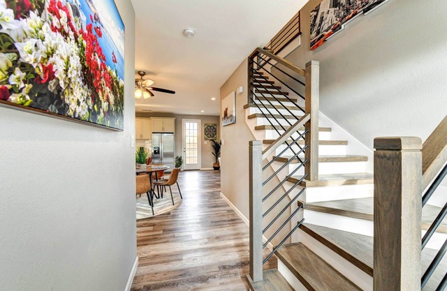 Spacious 5-bedroom house in charming Arlington with WiFi, AC