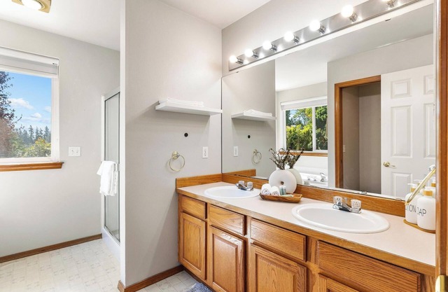 Spacious 5-bedroom house in charming Kent with AC