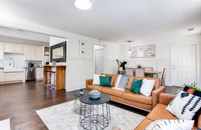 Spacious 6-bedroom duplex home in downtown Atlanta