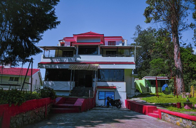 Spacious 6-bedroom villa in serene Kodaikanal with WiFi