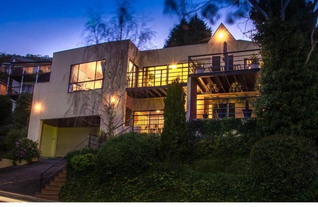 Spacious 6-BR & 3 baths House in Prime Location