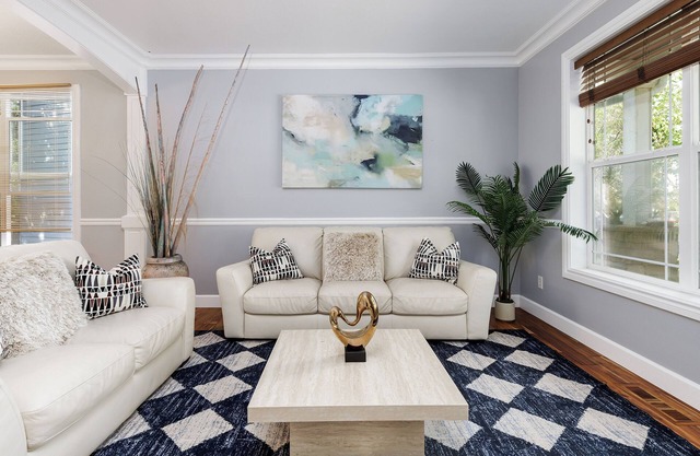 Spacious 7-bedroom house in brilliant Gresham with AC, fitness room