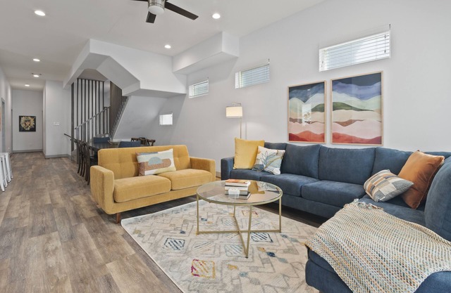 Spacious 8 Bedroom 8 Bathroom Home in Central Houston!