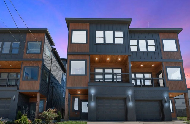 Spacious 8-bedroom 8-bathroom COMBO Listing in Downtown Broadway