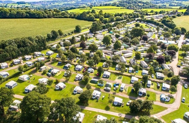 Alojamiento de 2 habitaciones en Axminster