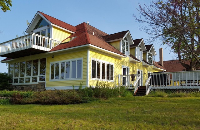 ¡Retiro espacioso y tranquilo en Grand Traverse Bay! Gran cubierta / fogatas / playa