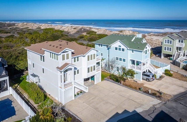 Spacious and Relaxing with Beach Views, Elevator, Spa