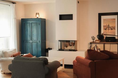 Spacious apartment 4 bedrooms near beach