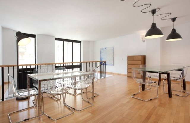 Spacious apartment close to Park Guell