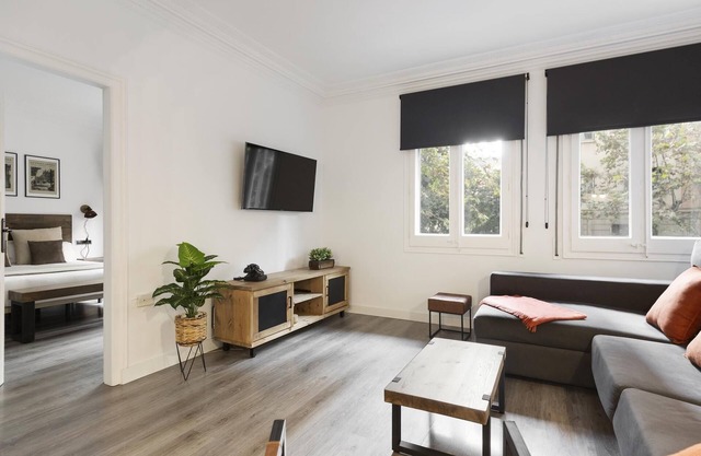 Amplio apartamento al lado de la Sagrada Familia