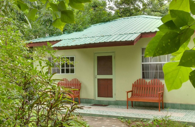 Spacious Cabana, kitchen, living room, Wifi, AC, Spa, Pool, Casita Verde - MB