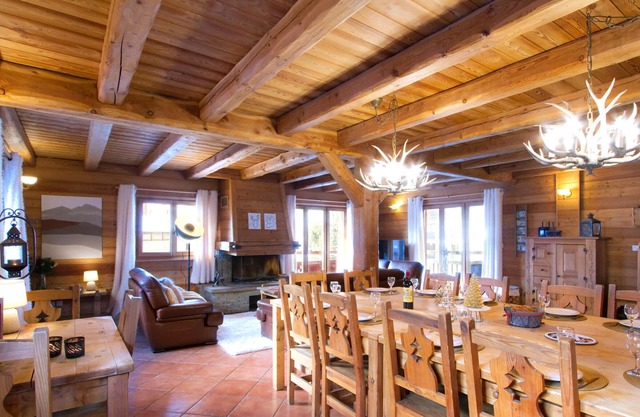Amplio chalet 15 plazas, 7 hab, sauna y jacuzzi