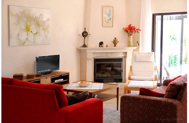 Cerca de la playa, vistas al mar, tranquilo, pequeño jardín, chimenea, para parejas y familias
