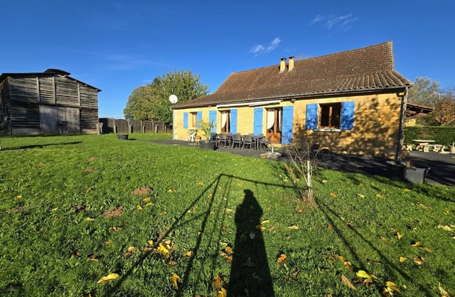Gran casa rural cerca de Sarlat con jardín, juegos, barbacoa y más