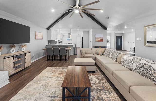 🏝️ Spacious Coastal Getaway | Sleeps 16 | SouthSide This 4BR, 2BA home is perfect for large families & groups, just a quick drive to Whitecap Beach, dining & shopping. Enjoy TWO massive living rooms, a fully stocked kitchen, & spacious dinin