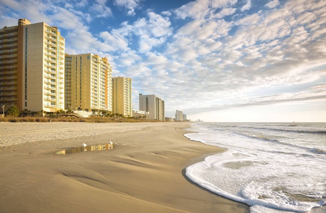Myrtle Beach, SC: 2 BDRM Beach-High Rise Resort w / Pool Beach