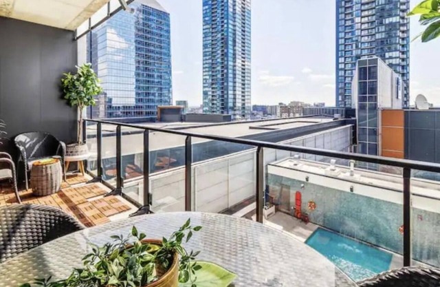 Spacious Cozy & Luxurious Condo, 2 bed 2 bath