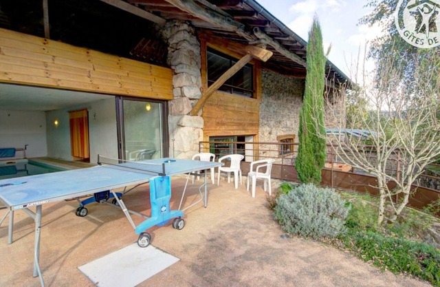 Casa rural Saint-Priest-la-Prugne, 4 dormitorios, 8 personas