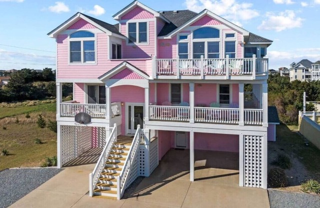 Spacious Getaway with Private Pool + Ocean Views!