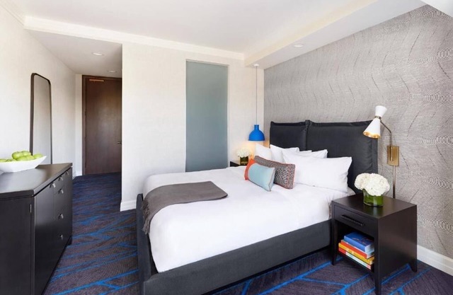 Spacious Good-Value Accommodation! Near Gibson Guitar Factory, Pets are Allowed