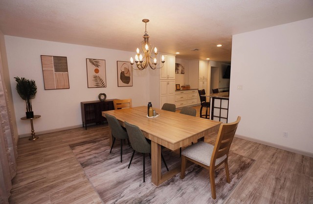 Spacious Home 10 min to StateFarm Stadium w/ pool